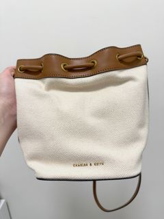 （分類：）位於 。 由 pchinggg 提交（商品編號 1302869629，圖片 1）。簡介： 。