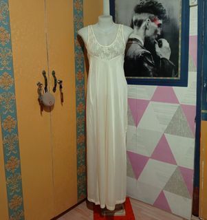 Elegant vintage nightgown sleeveless