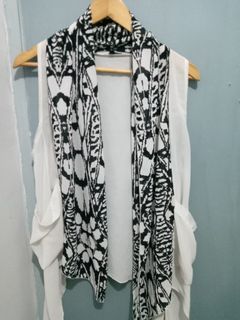 Elegant white and black  kimono