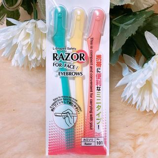 Exclusively Produced for JAPAN DAISO Gentle And Beautiful Finish L Shaped Women Razor For Face and Browse 3-Piece