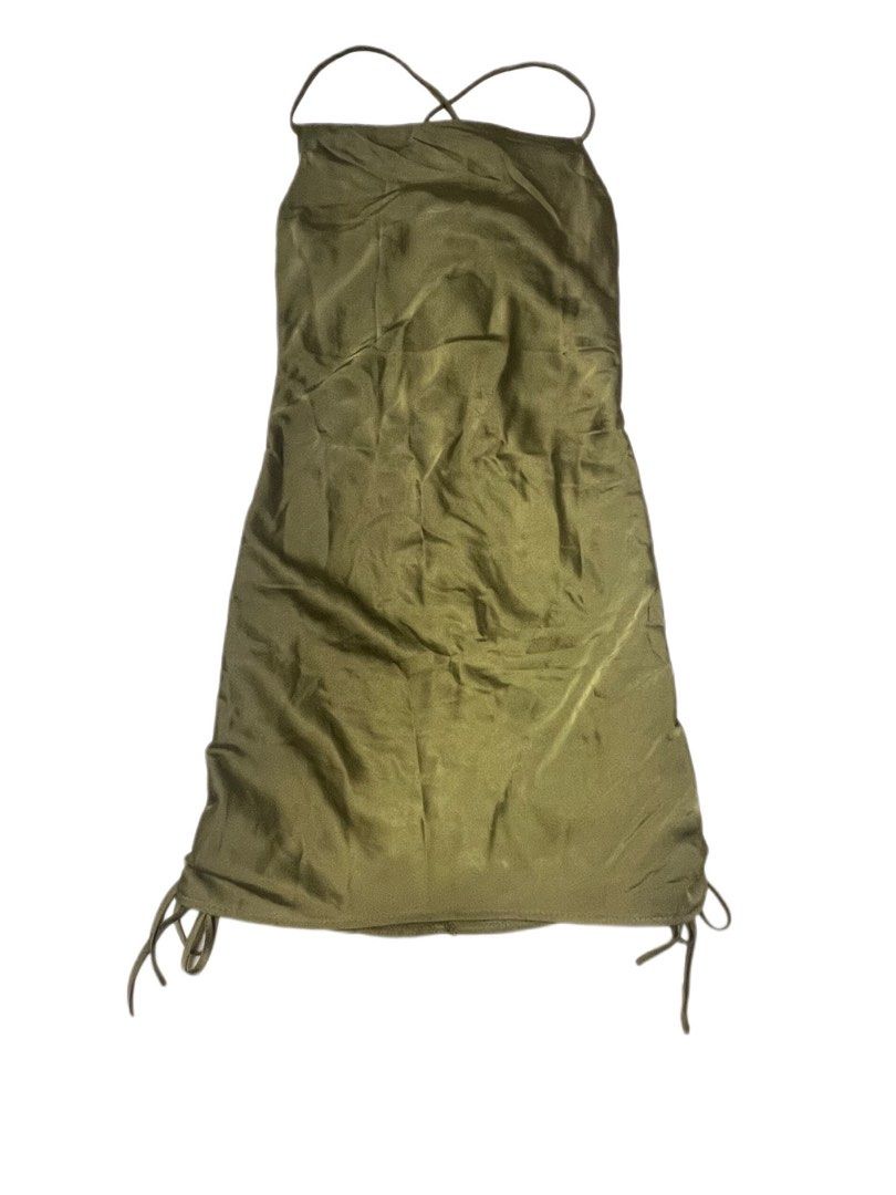 Green ruched dress (Category: Dresses) located in Quezon City. Submitted by denclothes (Listing ID 1302867726, Image 1). Description: Pretty in actual! Rfs: doesn’t fit me anymore :(.