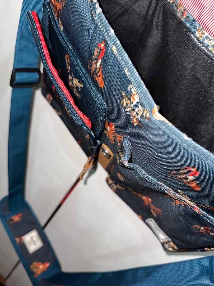 HERSCHEL LAPTOP BAG (Category: Laptop Bags & Sleeves) located in Quezon City. Submitted by matchalattecutie (Listing ID 1302884171, Image 3). Description: .