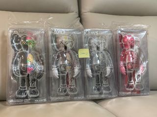 奈良美智 kaws hong kong セット KAWS x Ikepod - INTERSECT: Online Auction 香港拍品59 2021年3