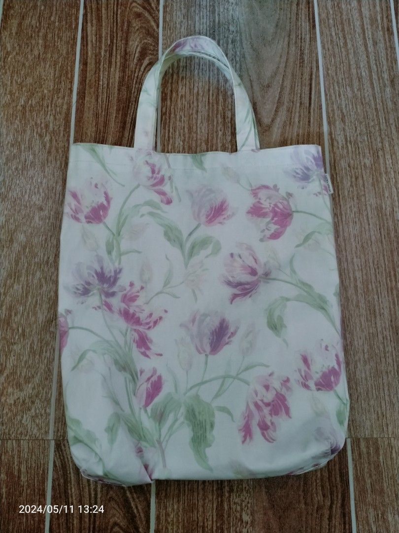 LAURA ASHLEY TOTE BAG FLORAL Women s Fashion Bags Wallets Tote Bags on Carousell