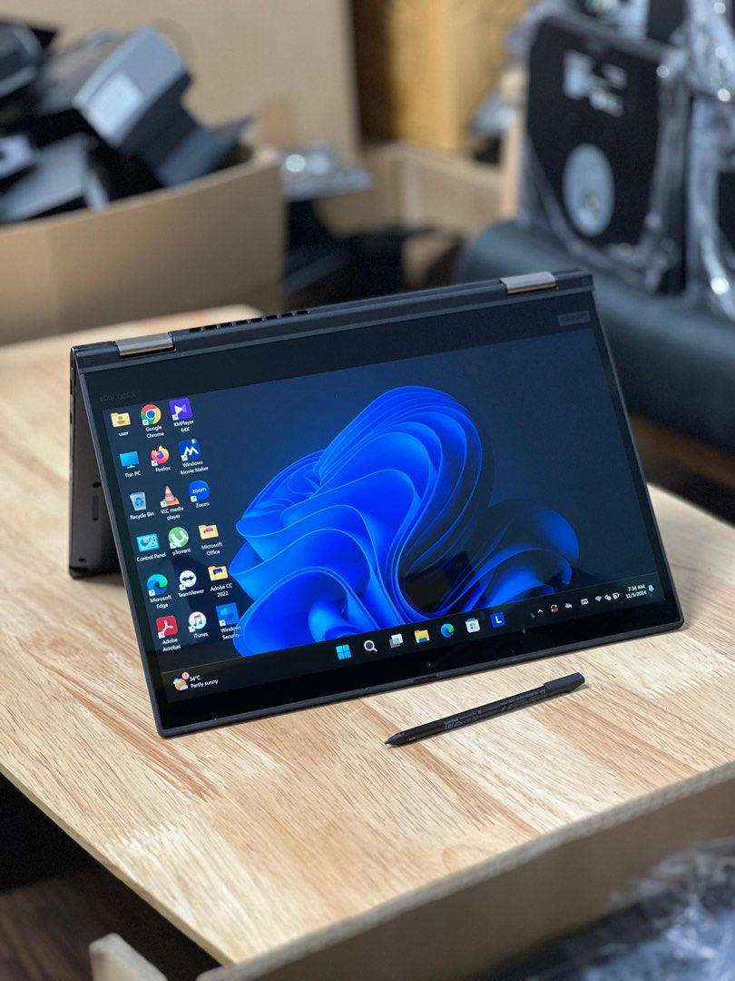 第8世代i5 ThinkPad X390 YOGA 結びつけ 16GB NVMe256GB