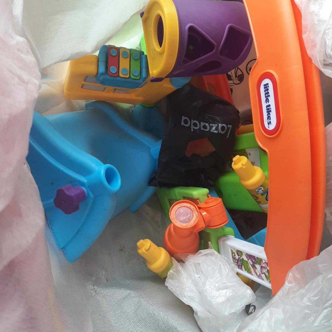 Little Tikes Garden Activity Center (Category: Infant Playtime) located in Las Pinas. Submitted by jheiyd (Listing ID 1302727494, Image 2). Description: Little Tikes Garden Activity Center Negotiable No more box.