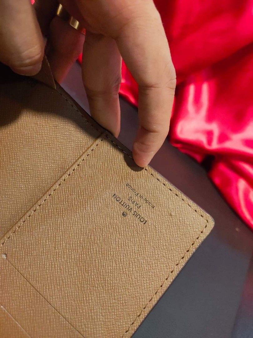 Lv Tri- Fold Wallet (Category: Luxury Bags & Wallets) located in Cebu City. Submitted by day.98 (Listing ID 1302739679, Image 3). Description: Japan Preloved Wallet Genuine Leather Coded No Flaws.