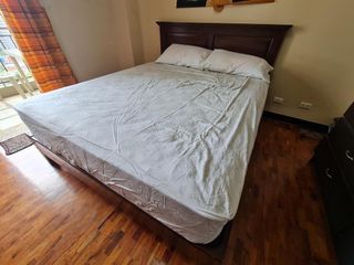 Mandaue foam Queen sized firm mattress