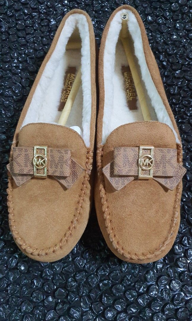 MK loafers (Category: Loafers) located in Cainta. Submitted by condoandstuff (Listing ID 1302797849, Image 1). Description: Original MK loafer Erica fur/suede shoes size is US6.5.