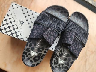 （分類：）位於 。 由 ghedine 提交（商品編號 1302740035，圖片 1）。簡介： 。