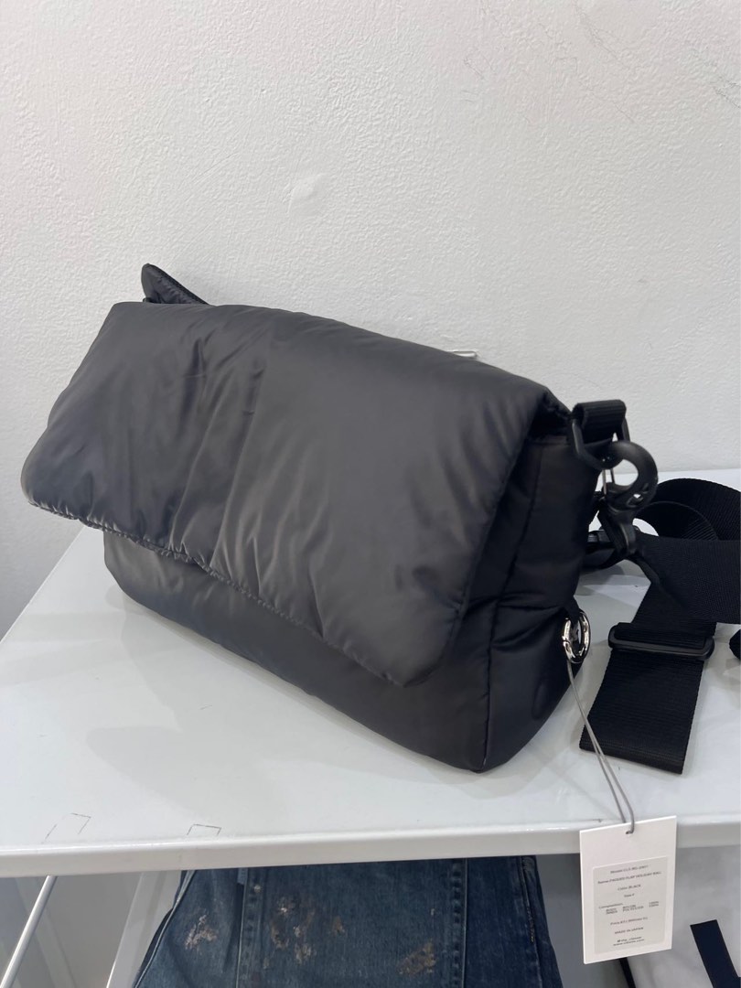 不用等7月！現貨一個！大阪限定實拍圖！限定pop up 代購clesste padded flap holiday bag, 名牌, 手袋及銀包-  Carousell