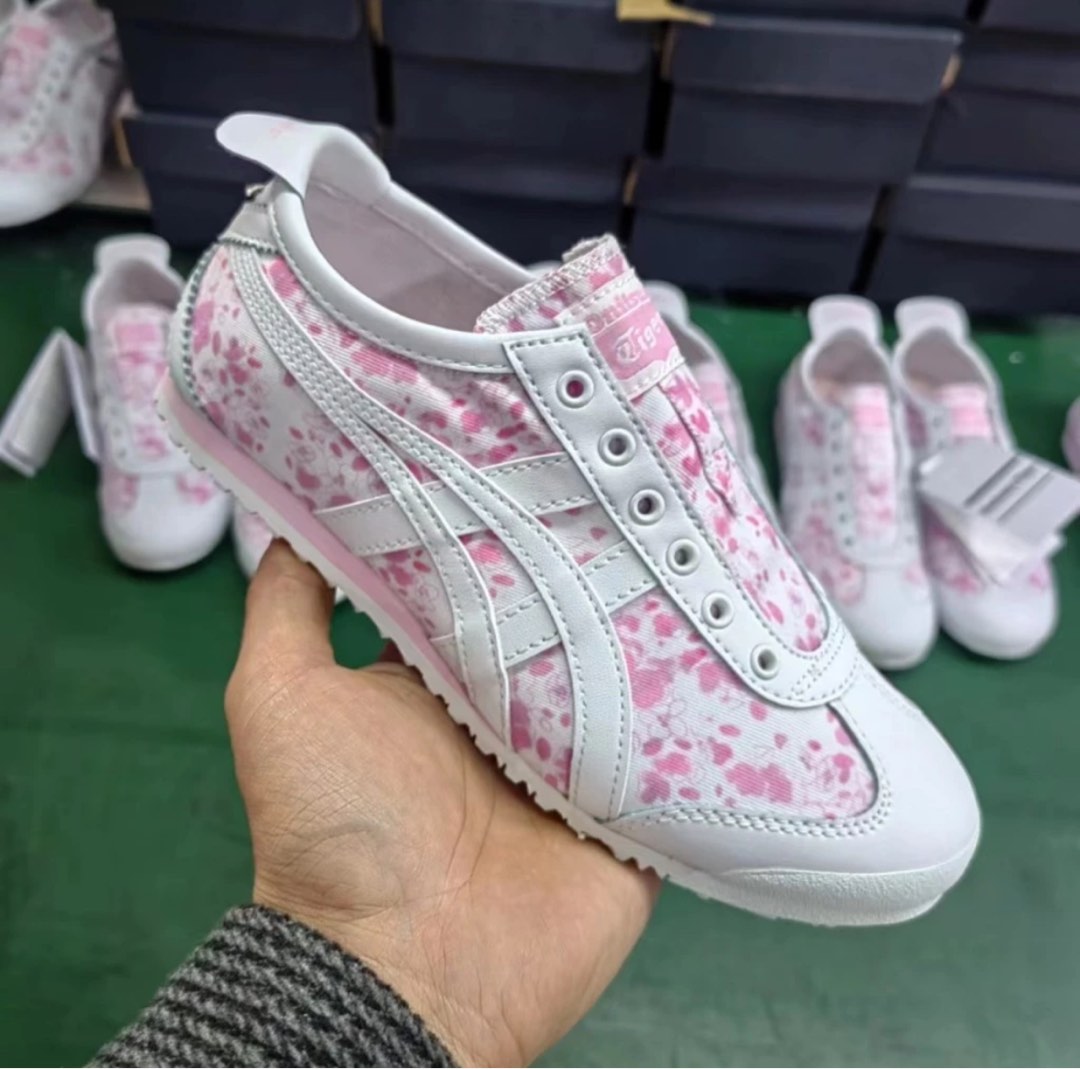 PREORDER Onitsuka Tiger Mexico 66 Cherry Blossom Slip On shoe