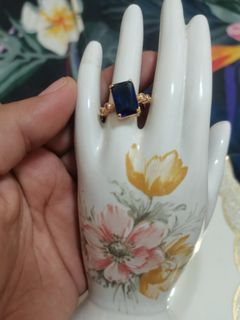 Sapphire Blue Ring with 4 stones in gold setting from Japan