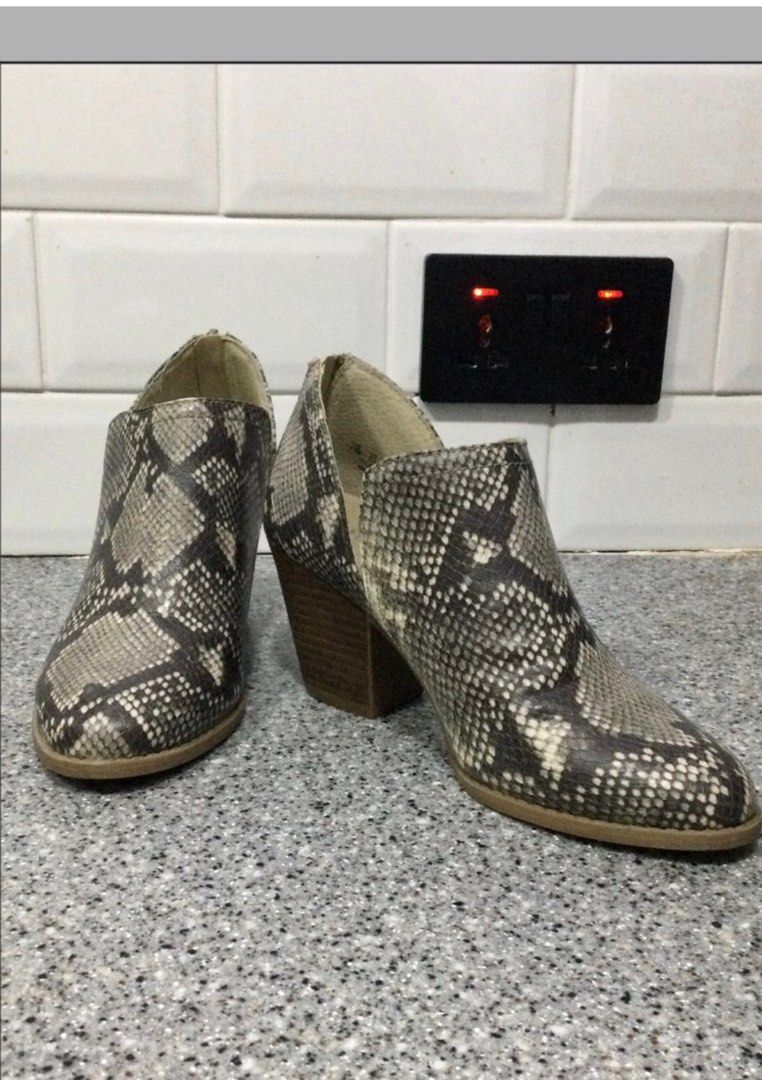 All 3 Snake Boots Loafer Sam Edelman Carlos Santana Via Spiga Women s Fashion Footwear Boots on Carousell