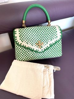 （分類：）位於 。 由 chengilyee 提交（商品編號 1302732405，圖片 1）。簡介： 。
