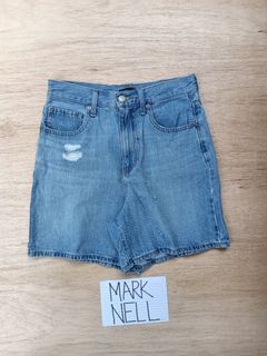 UNIQLO HIGH RISE BAGGY SHORTS