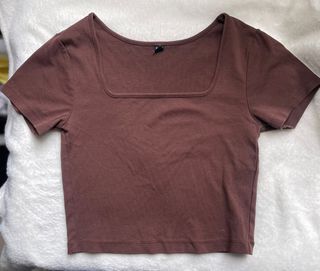 UNIQLO Square Neck Short Sleeve Crop T-shirt