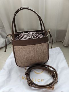 (Kategori: ) berada di . Dikirim oleh fiena.thrift (ID iklan 1302781541, Gambar 1). Deskripsi: .
