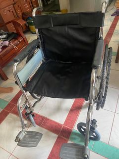 Wheelchair second hand one week lang nagamit
