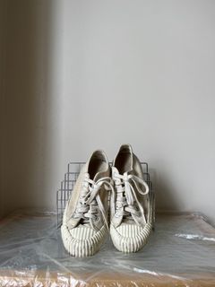 white excelsior shoes