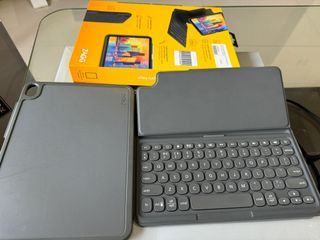 Zagg Keyboard and case pro ( for ipad air 4 and 5)