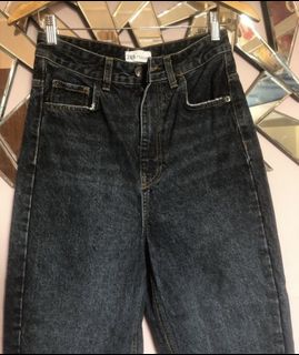(Category: ) located in . Submitted by mnstr (Listing ID 1302827098, Image 1). Description: .