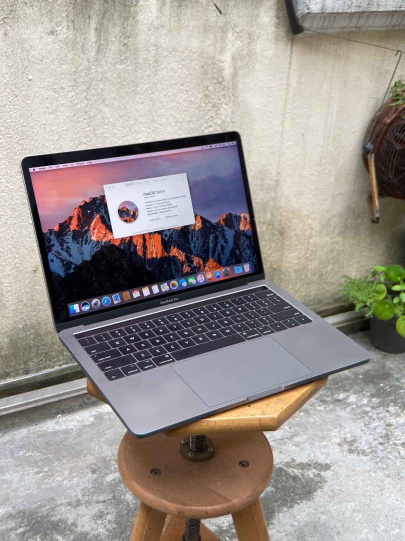 13.3” Macbook Pro (2016