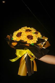 6-piece Sunflowet satin bouquet