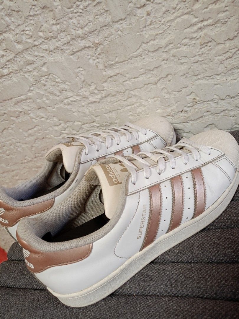 Adidas superstar bronze stripe hot sale