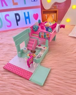 90s Polly Pocket Drive Thru Burger Stand Collectors Item
