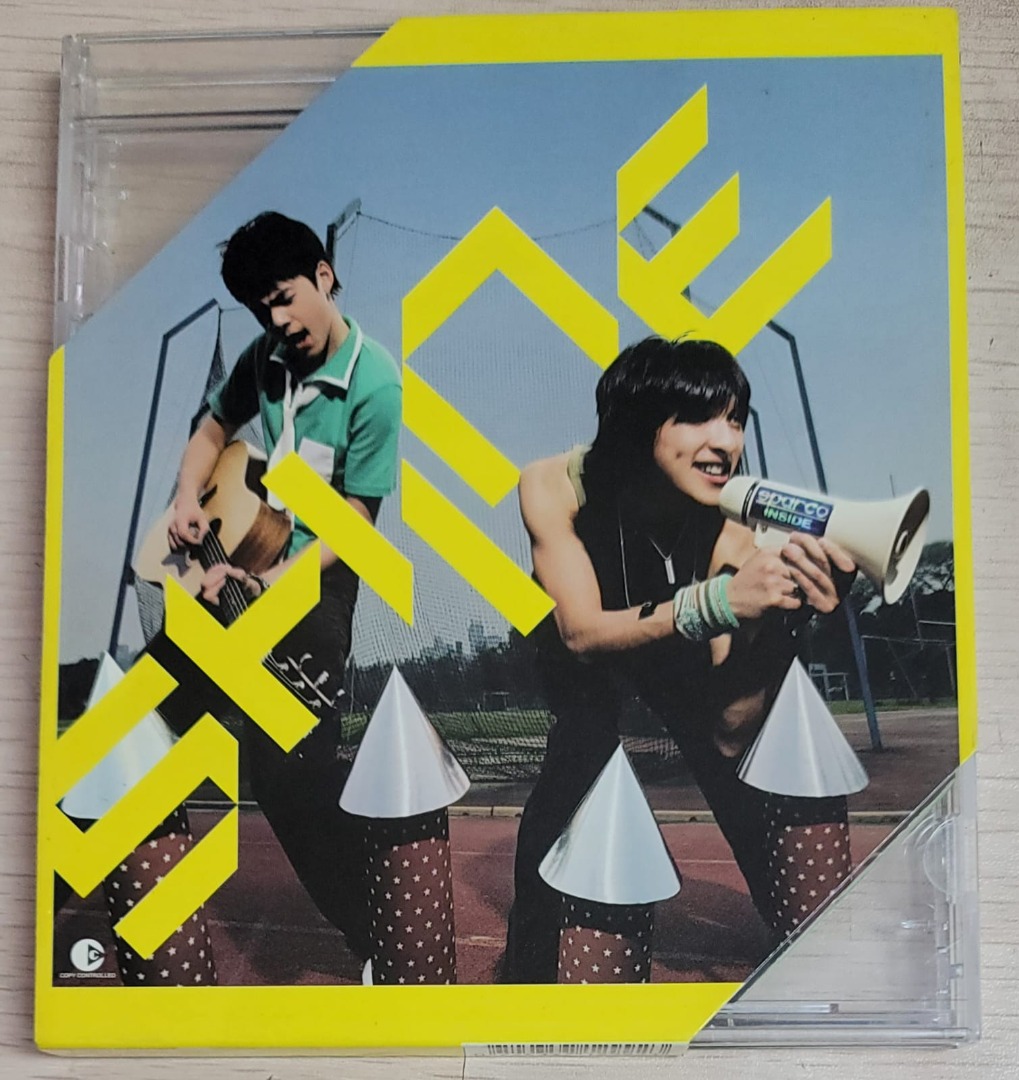 [包郵] CD SHINE 同名專輯 2004 徐天佑 黃又南 若是你在我身邊 夢想的簽名 天地一秒 最英雄 包平郵, 興趣及遊戲, 音樂 ...