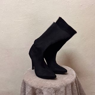 (Category: ) located in . Submitted by anusha94 (Listing ID 1303050976, Image 1). Description: .