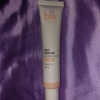 blk day dream tinted sunscreen skin tint spf 50 in oat