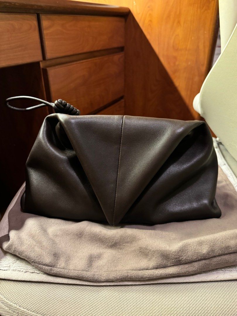 Bottega veneta envelope clutch top