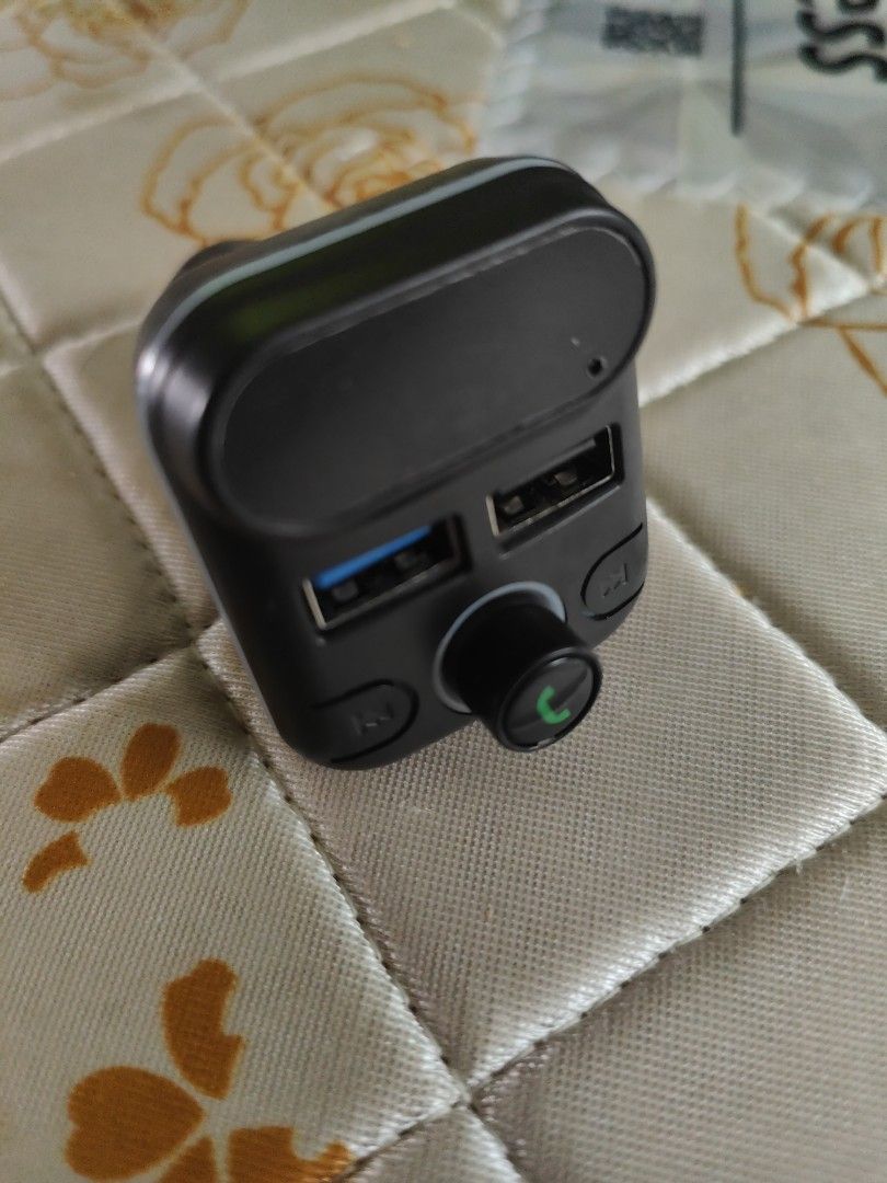 Everything else (Category: Everything Else) located in Singapore. Submitted by avengedan (Listing ID 1302957392, Image 1). Description: - Bluetooth car (Not available) - Phone Stand or Gaming Stand $10 - Android Controller gaming $15.