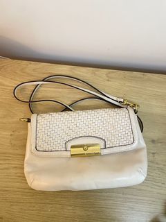 （分類：）位於 。 由 steeetaaa 提交（商品編號 1302987527，圖片 1）。簡介： 。