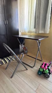 Foldable table and chair set