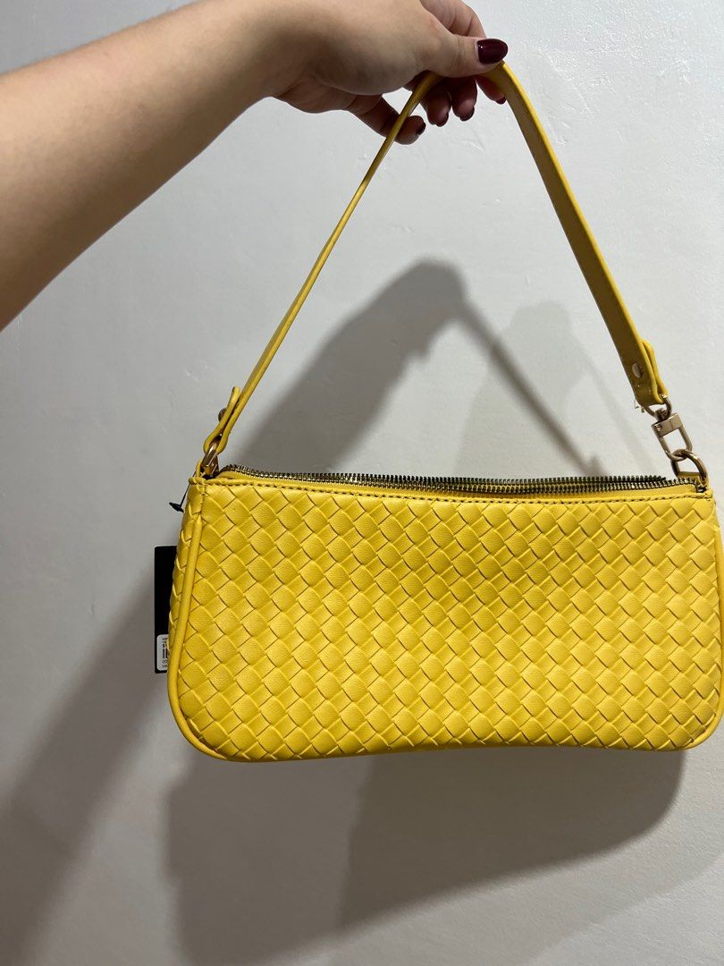 Forever 21 Shoulder Bag (Category: Shoulder Bags) located in Manila. Submitted by blakeco (Listing ID 1303062144, Image 3). Description: Forever 21 Yellow Shoulder Bag - Brand New - PHP 450 - Can do meetups & shipping.
