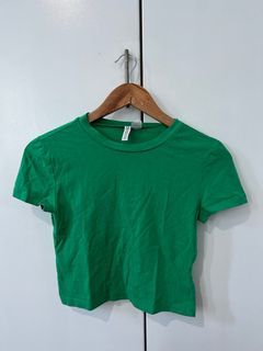 green cropped baby tee shirt from h&m