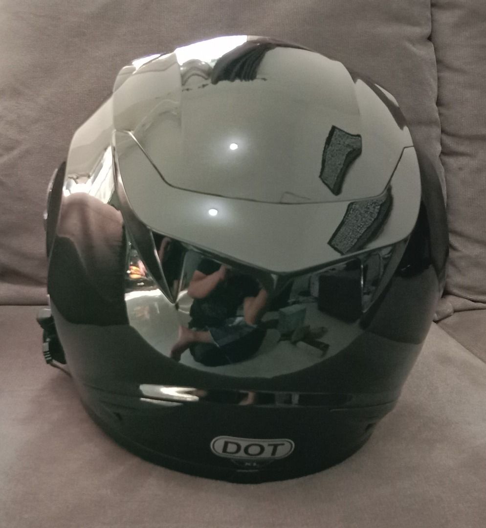 Helm KYT Full Face R10 Black Glossy Plus (Ukuran XL), Motor di