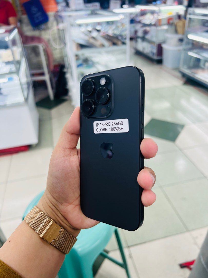 Iphone 15 Pro 256gb Globelocked 100% batt (Category: iPhone 15 Series) located in San Juan City. Submitted by javedsgadgetshop (Listing ID 1302925329, Image 2). Description: OPEN FOR INSTALLMENT VIA CREDIT CARD/GGIVES & SWAP/TRADE-IN! WE BUY AND SELL ( ANYKINDS OF UNIT BINIBILI PO NAMIN)! Read ❗️Onhand ‼️ Iphone 15 Pro •256gb •NTC Variant •100% batt health •Globelocked •95% Smoothness •No hidden issue | No Repaired •100% Authentic | Not Refurbish