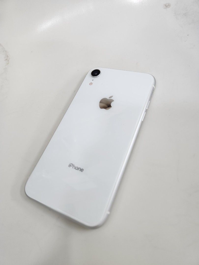 Iphone XR 64gb White (Category: iPhone X Series) located in San Juan City. Submitted by tanexsulla42 (Listing ID 1302971771, Image 3). Description: We accept trade in Credit card / Home Credit Shipping Meet ups / Delivery Fb page: Ashley & Lyn.