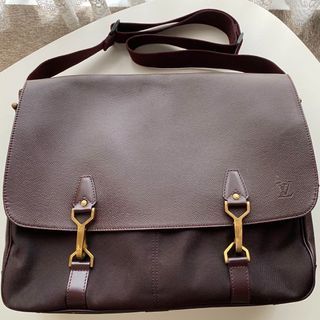 Louis Vuitton M30166 Taiga Delsu Shoulder Bag