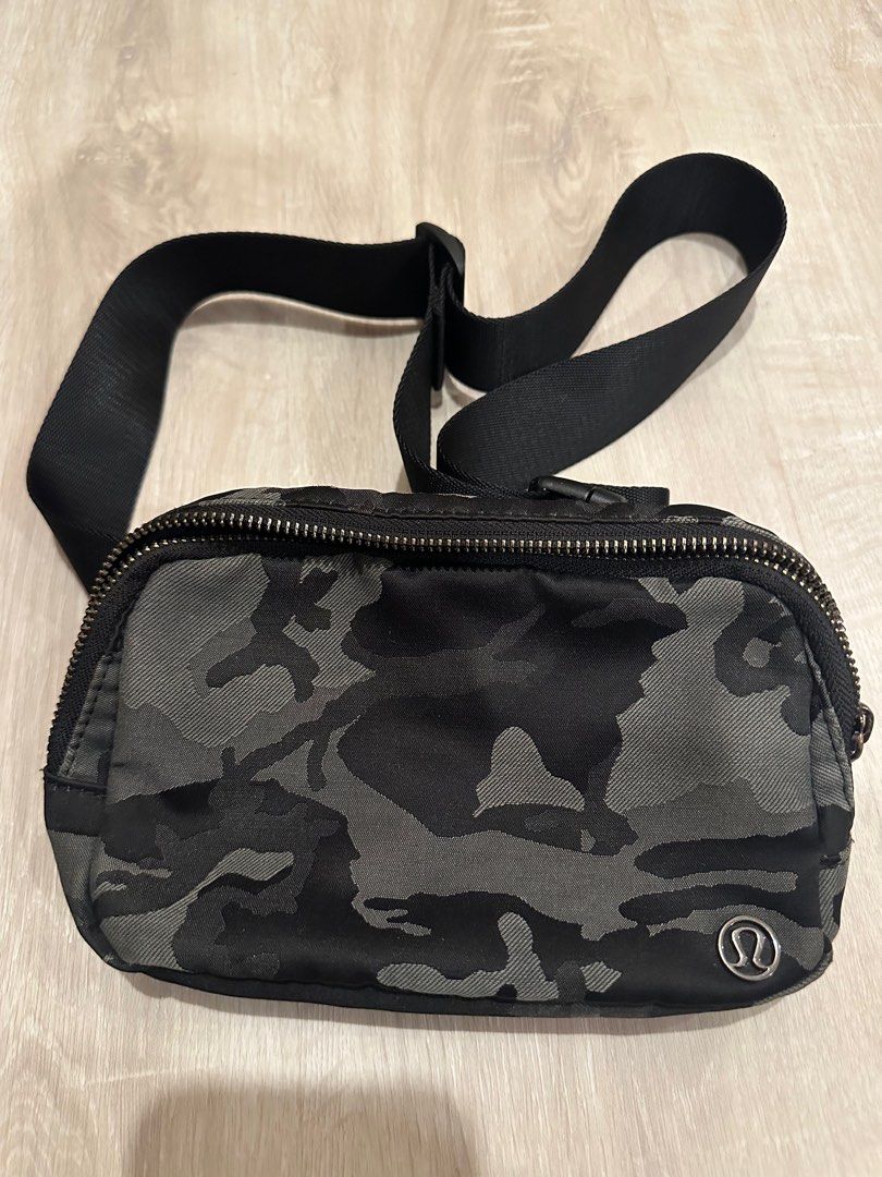 Lululemon Everywhere Belt Bag 1L in Camo, Men's Fashion, Bags, Belt bags, Clutches and Pouches on Carousell Lululemon Everywhere Belt Bag 1L in Camo, Men's Fashion, Bags, Belt bags, Clutches and Pouches on Carousell