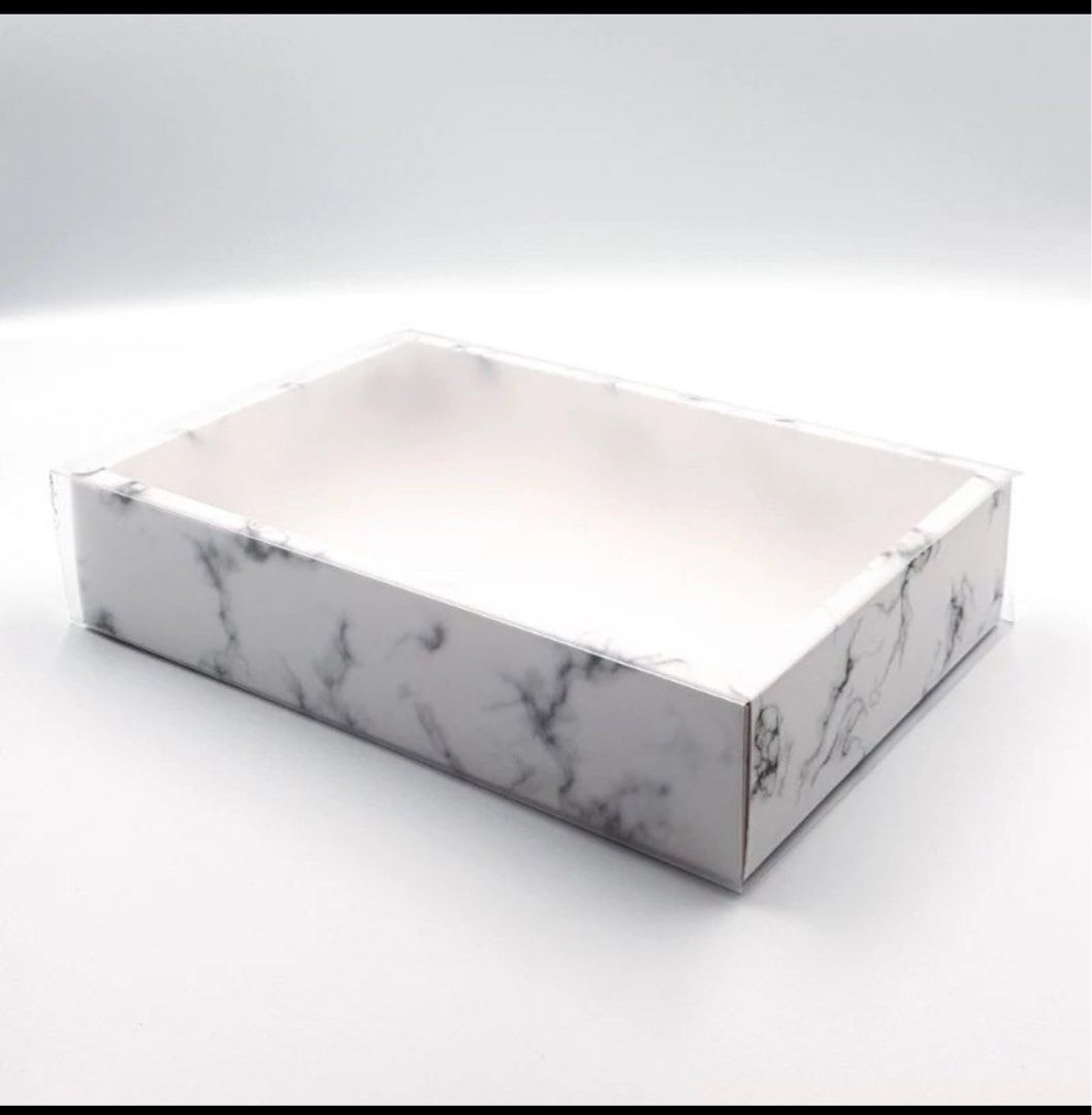 Marble Pattern Box (Category: Gift Baskets & Hampers) located in Singapore. Submitted by helloberry123 (Listing ID 1303045310, Image 1). Description: Bought wrongly Original price $10 Letting go for $6.