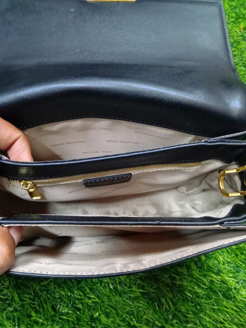 MK Jayne Trunk Bag. Fesyen Wanita Tas Dompet di Carousell