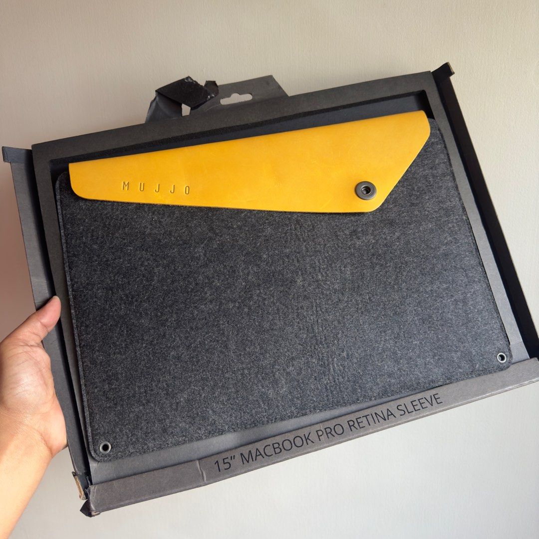 Mujjo macbook pro retina 15.4 sleeves Mobile Phones Gadgets Tablets iPad on Carousell