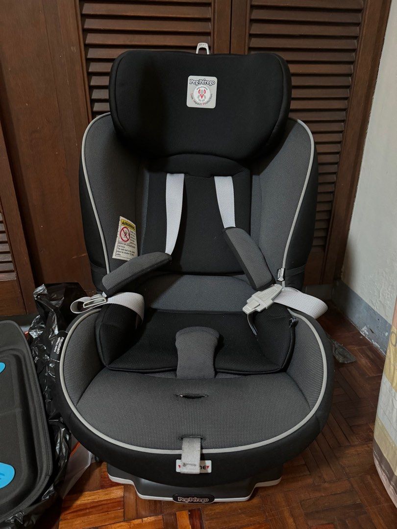 Peg Perego Car Seat (Category: Car Seats) located in Quezon City. Submitted by kateezcloset (Listing ID 1302908020, Image 1). Description: Very good condition.