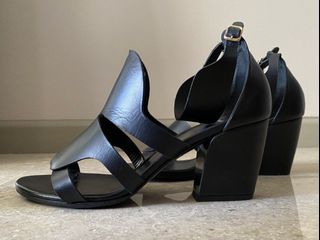 (Category: ) located in . Submitted by shopgirl1811 (Listing ID 1302988016, Image 1). Description: .