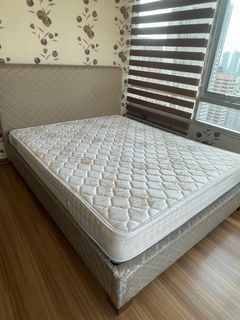 Queen Size Bed Mattress / Bed Frame